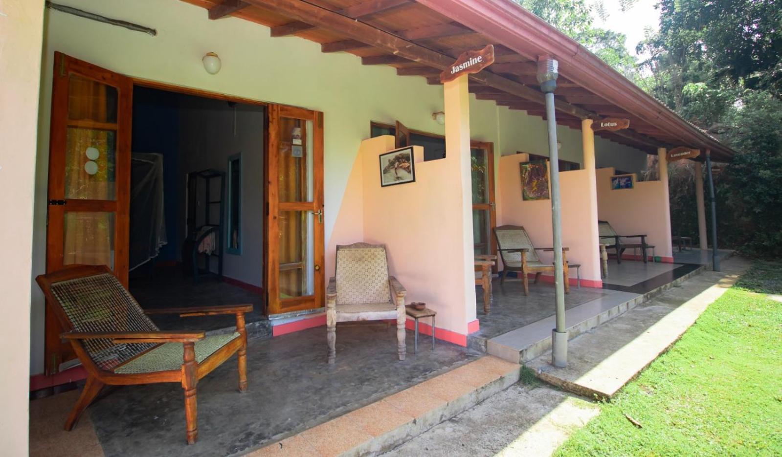 Отель Hilltop Bungalow Мирисса Экстерьер фото